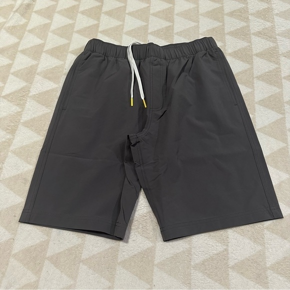 NWOT olivers apparel men’s all over shorts 9.5” carbon gray - Picture 1 of 3